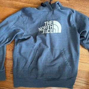 Men’s Northface sweatshirt